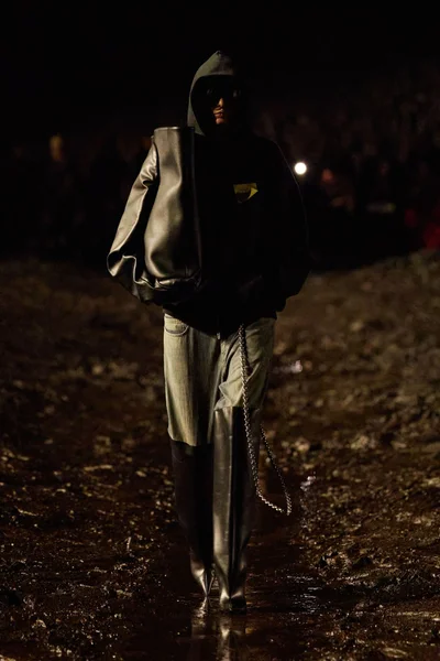 Look 23